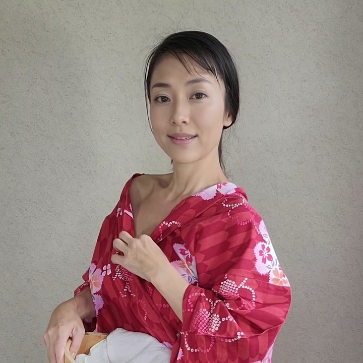 赤い浴衣姿のゆきこ
